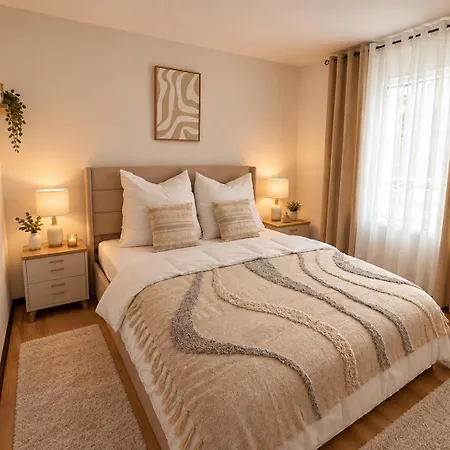 Moderne In Parkplatz Wlan Appartement